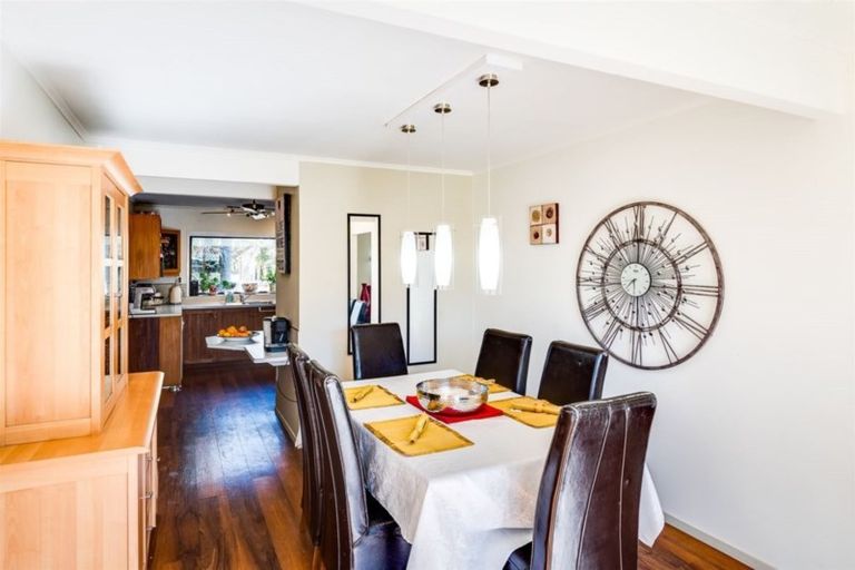 Photo of property in 27 Lowther Place, Taradale, Napier, 4112