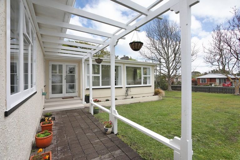 Photo of property in 21 Oxford Street, Marton, 4710