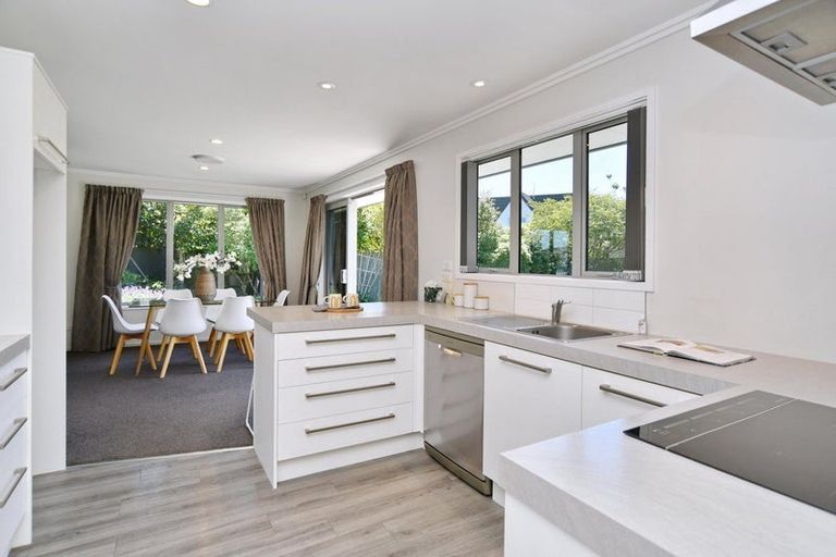 Photo of property in 4 Hurst Place, Parklands, Christchurch, 8083