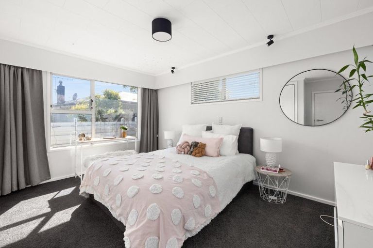 Photo of property in 9 Hinton Road, Taradale, Napier, 4112