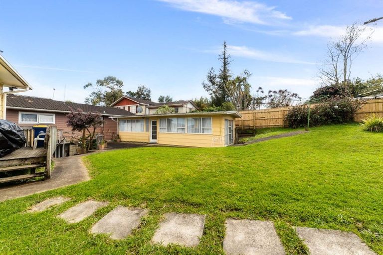 Photo of property in 16 Crompton Road, Massey, Auckland, 0614