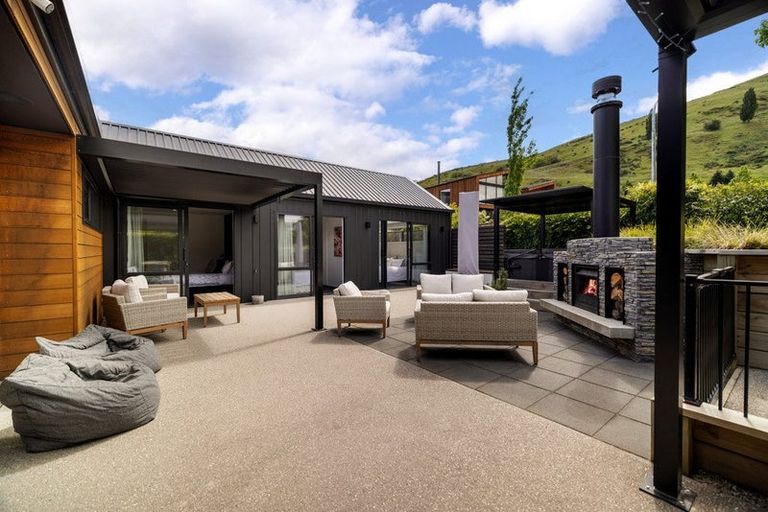 Photo of property in 20 Sherwood Court, Lower Shotover, Queenstown, 9371