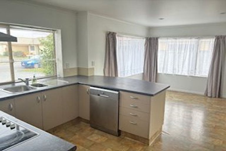 Photo of property in 5 Blythfield Place, Taradale, Napier, 4112