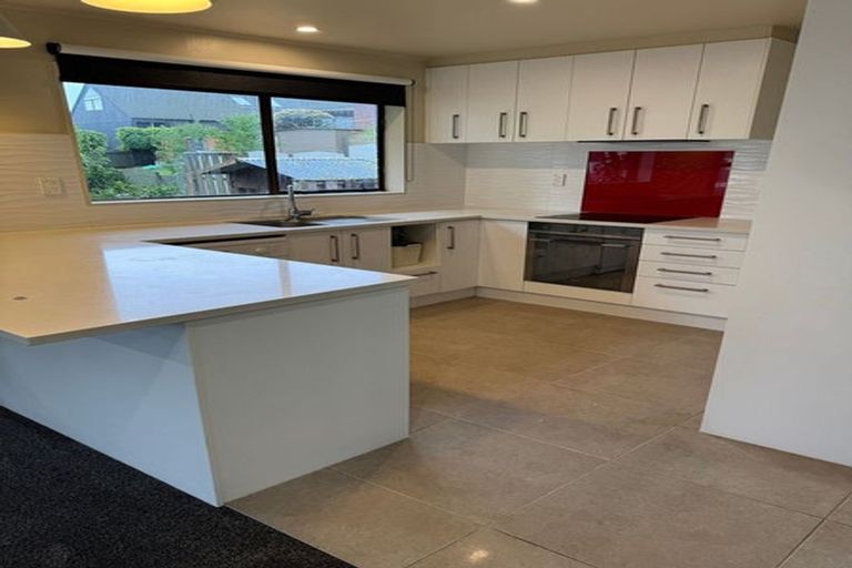 Photo of property in 2/6 Raddock Place, Half Moon Bay, Auckland, 2012