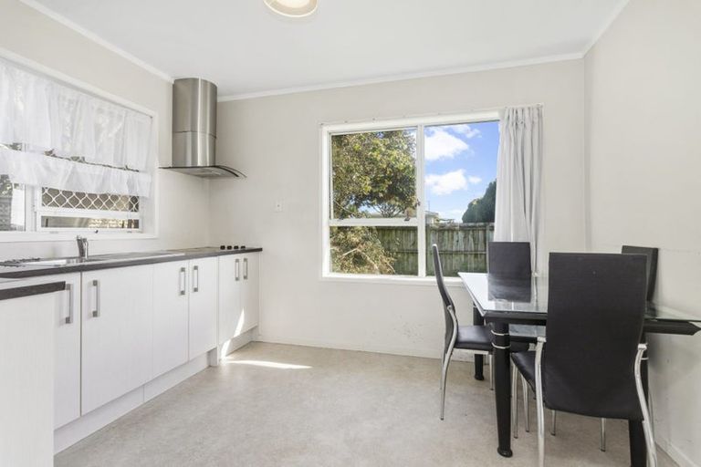 Photo of property in 69 Hepburn Road, Glendene, Auckland, 0602