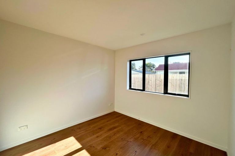 Photo of property in 723b Massey Road, Mangere, Auckland, 2022