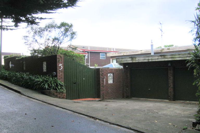 Photo of property in 5 Tree Top Lane, Paparangi, Wellington, 6037