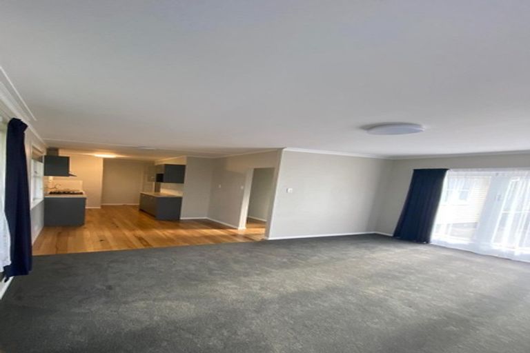 Photo of property in 19 Kayes Road, Pukekohe, 2120