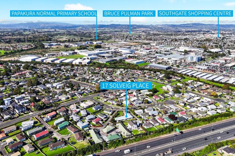 Photo of property in 17 Solveig Place, Randwick Park, Auckland, 2105