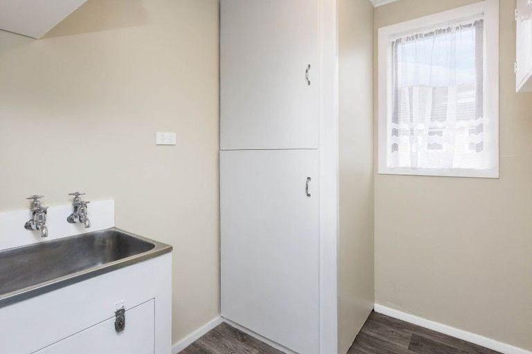 Photo of property in 380 Cambridge Terrace, Naenae, Lower Hutt, 5011