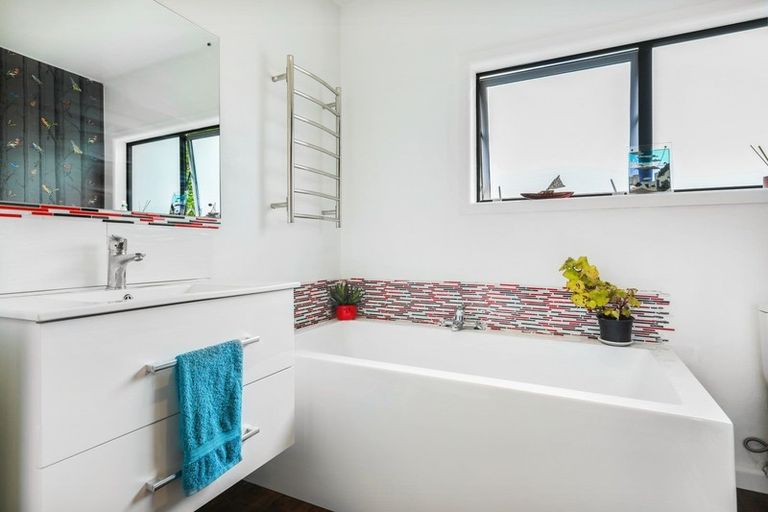 Photo of property in 74 Richardson Terrace, Woolston, Christchurch, 8023