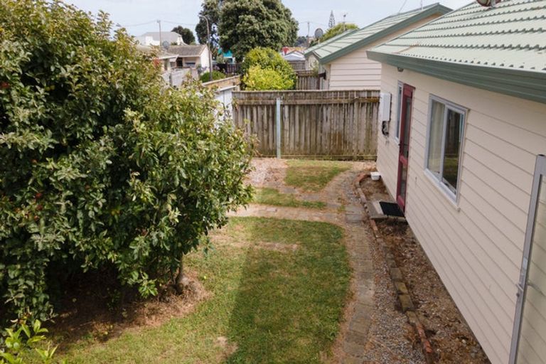 Photo of property in 5 Pohutukawa Grove, Titahi Bay, Porirua, 5022