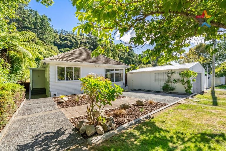 Photo of property in 126 Hine Road, Wainuiomata, Lower Hutt, 5014