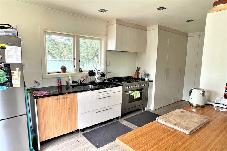 Photo of property in 3 Mackenzie Street, Te Atatu South, Auckland, 0610