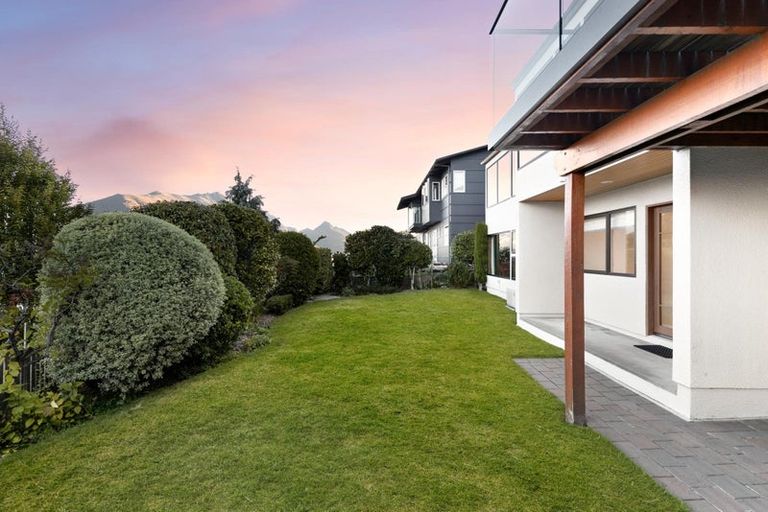 Photo of property in 4 Peregrine Place, Queenstown, 9300