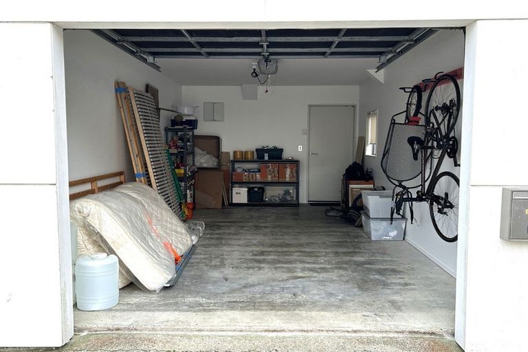 Photo of property in 61 Saddleback Grove, Karori, Wellington, 6012