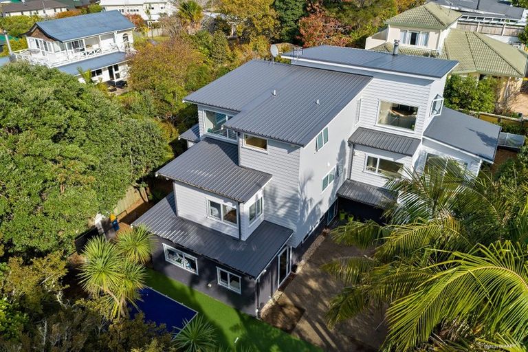 Photo of property in 63 Cliff Road, Torbay, Auckland, 0630