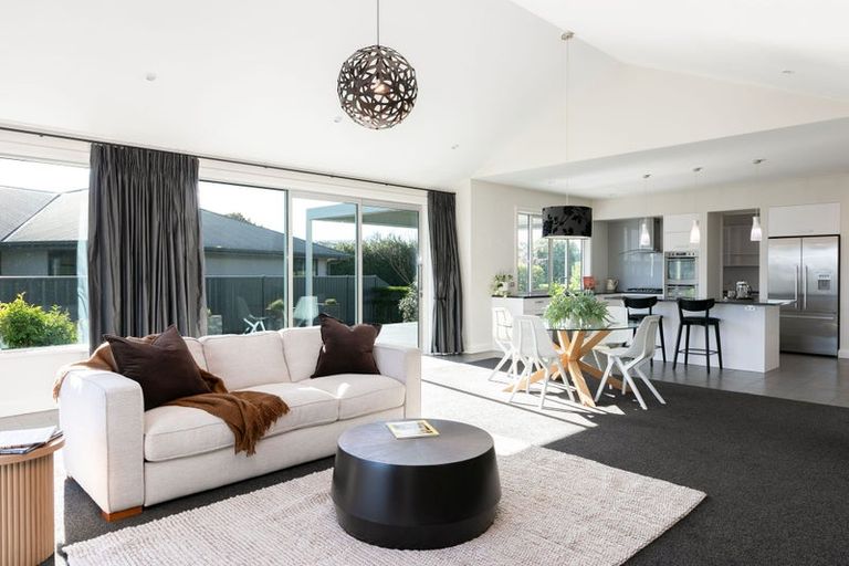 Photo of property in 155 Arataki Road, Havelock North, 4130