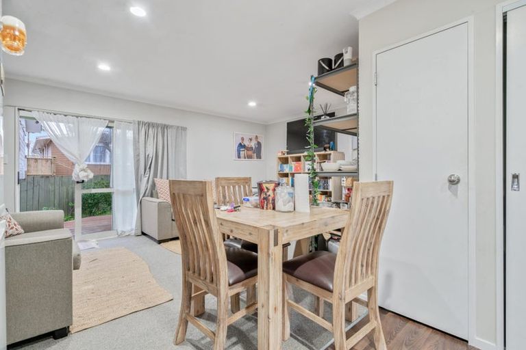 Photo of property in 8 Lomas Place, Manurewa, Auckland, 2102