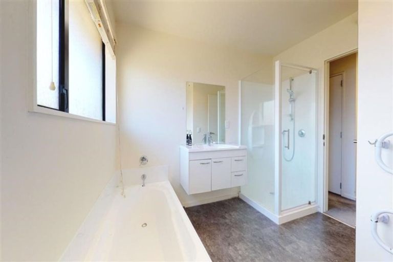 Photo of property in 16 Cheetwood Street, Churton Park, Wellington, 6037