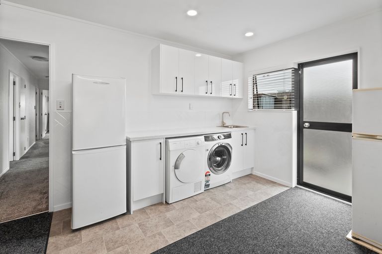 Photo of property in 13c Nelson Street, Papakura, 2110