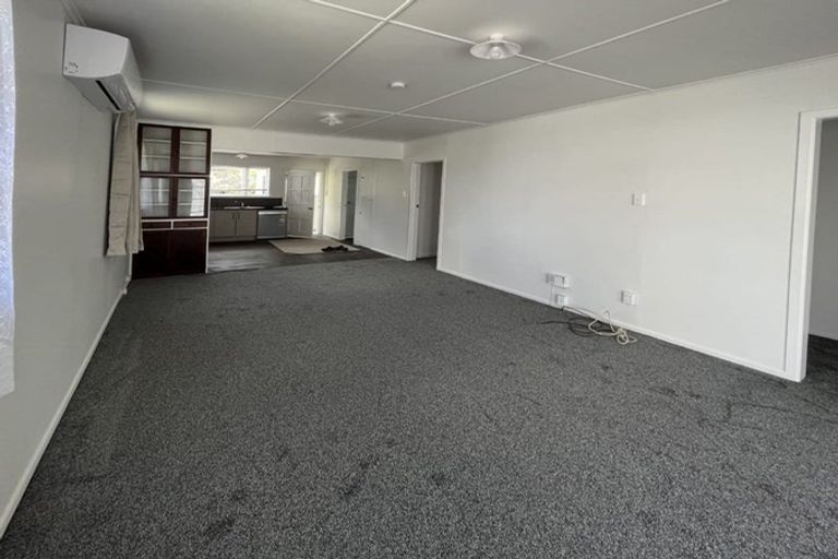 Photo of property in 41 Churchill Avenue, Manurewa, Auckland, 2102