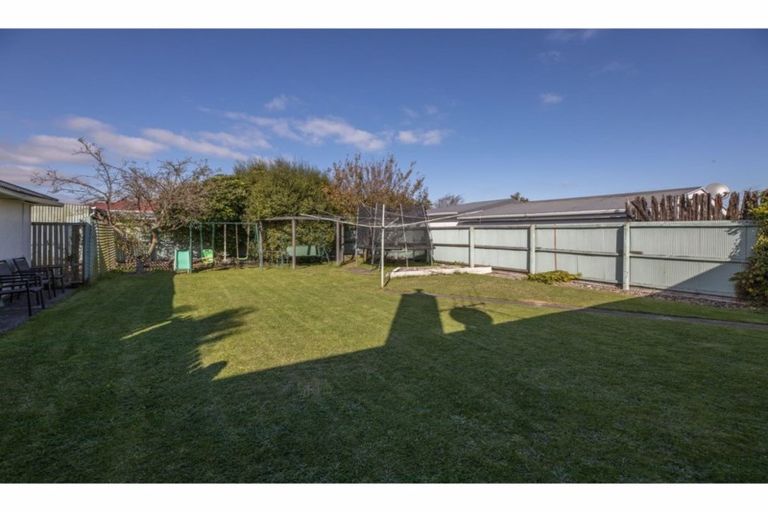 Photo of property in 11 Masham Road, Broomfield, Christchurch, 8042