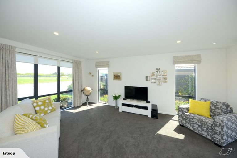 Photo of property in 84 Rannoch Drive, Broomfield, Christchurch, 8042