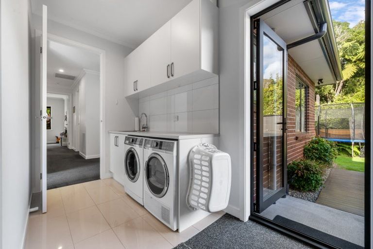 Photo of property in 5 Fern Lane, Whalers Gate, New Plymouth, 4310