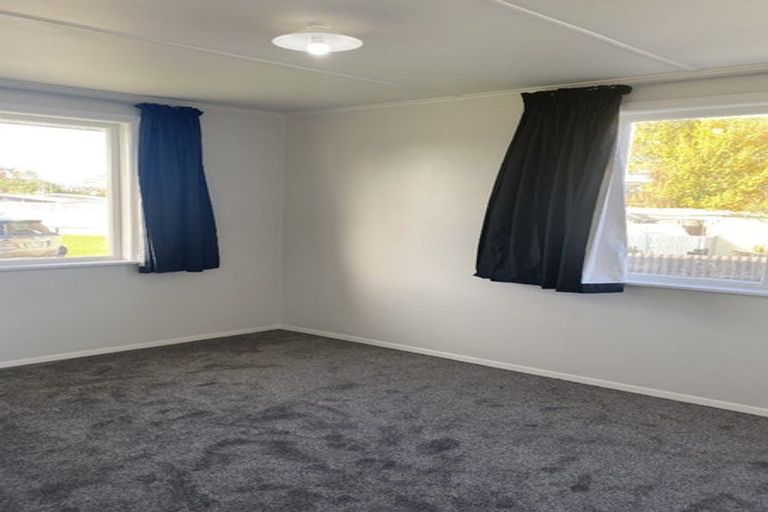 Photo of property in 419-421 Kotuku Street, Camberley, Hastings, 4120