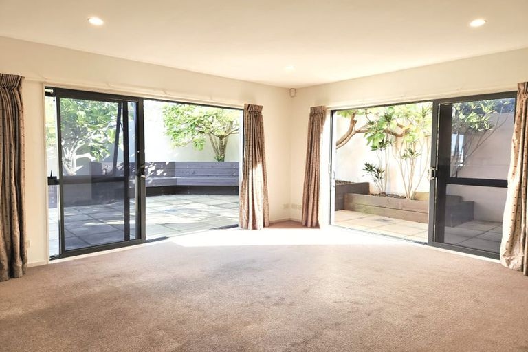Photo of property in 43 Bleakhouse Road, Howick, Auckland, 2014