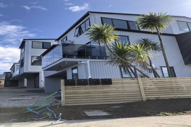 Photo of property in 1b Tui Glen Road, Birkenhead, Auckland, 0626