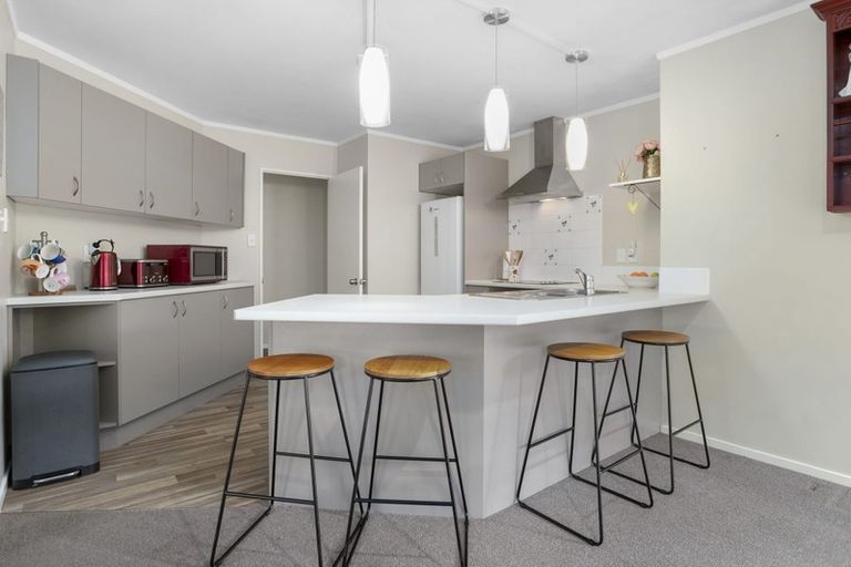 Photo of property in 34 Cyclamen Road, Mangere, Auckland, 2022