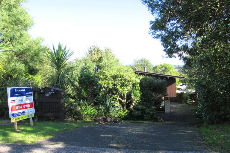 Photo of property in 1/15 Castaing Crescent, Te Atatu South, Auckland, 0610