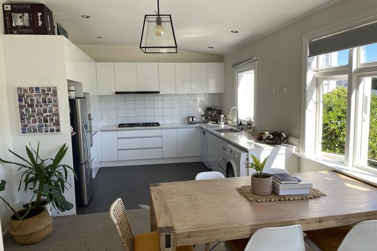 Photo of property in 7 Boundary Road, Kelburn, Wellington, 6012
