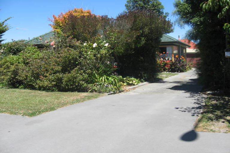 Photo of property in 52 Athol Terrace, Upper Riccarton, Christchurch, 8041