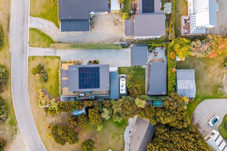 Photo of property in 12 Flora Dora Parade, Lake Hawea, Wanaka, 9382