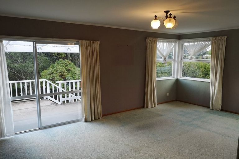 Photo of property in 16 Madison Place, Forrest Hill, Auckland, 0620