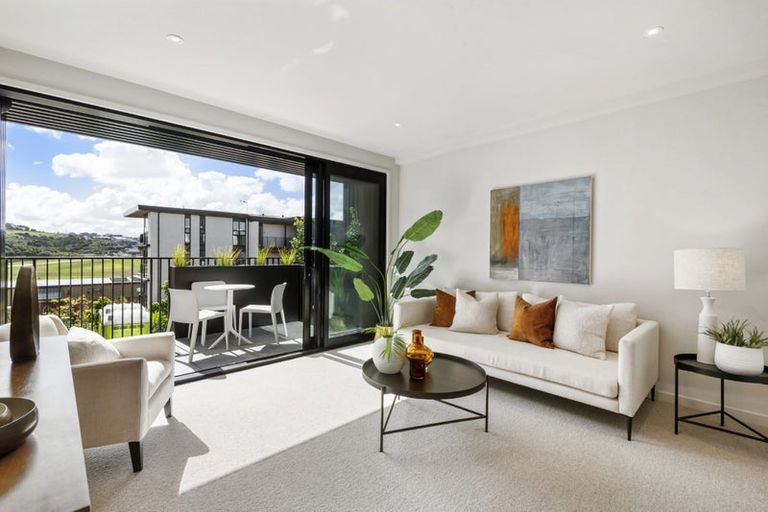 Photo of property in 9a Windlass Street, Long Bay, Auckland, 0630