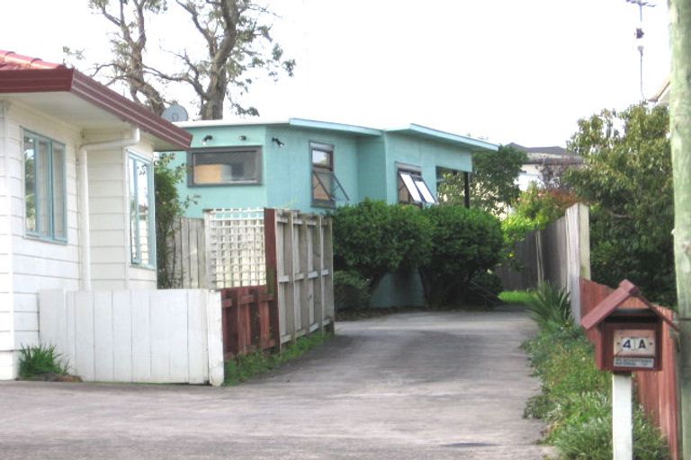 Photo of property in 4a Tiroroa Avenue, Te Atatu South, Auckland, 0610