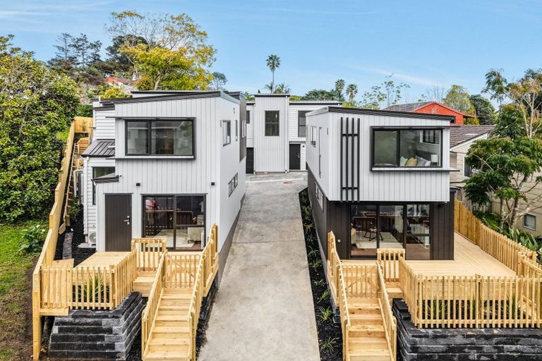 Photo of property in 23b Caribbean Drive, Unsworth Heights, Auckland, 0632