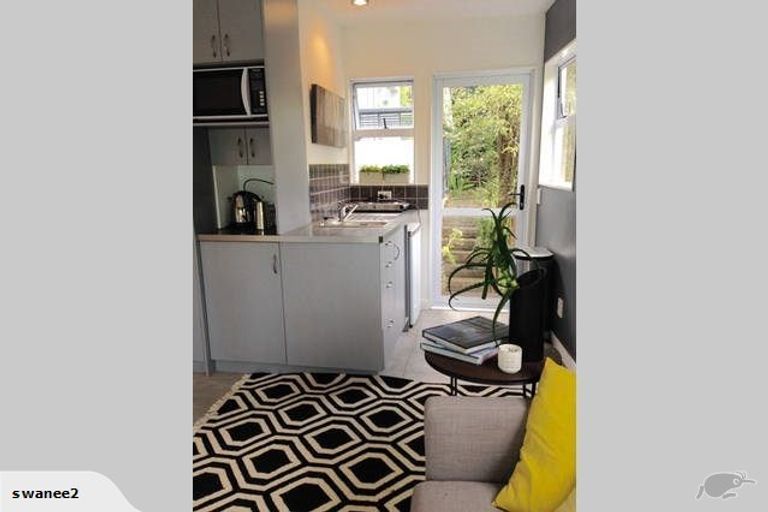 Photo of property in 14a Glade Place, Birkenhead, Auckland, 0626