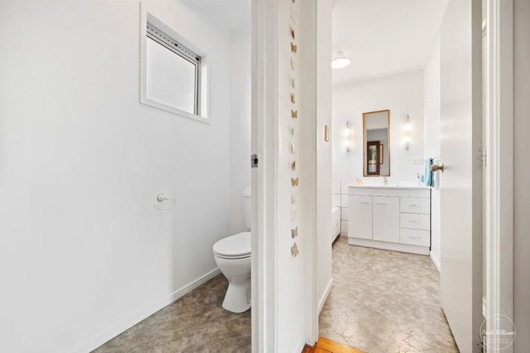 Photo of property in 24 Totara Rise, Maungaturoto, 0588