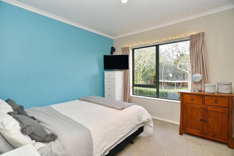 Photo of property in 30 John Morel Place, Parklands, Christchurch, 8083