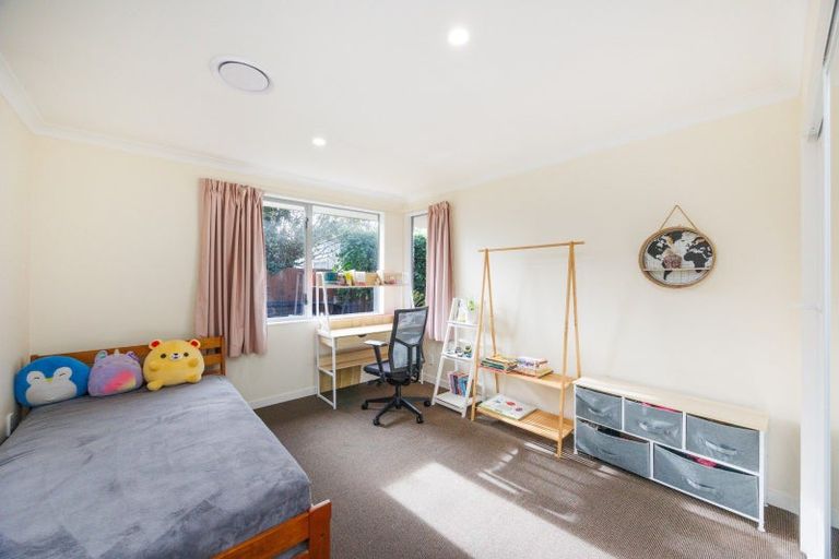 Photo of property in 651a Featherston Street, Roslyn, Palmerston North, 4414