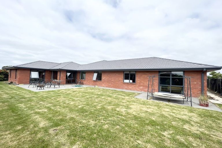 Photo of property in 34 Davaar Crescent, Broomfield, Christchurch, 8042