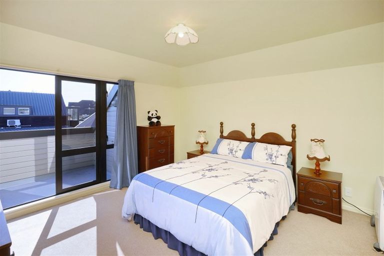 Photo of property in 2/112 Memorial Avenue, Burnside, Christchurch, 8053