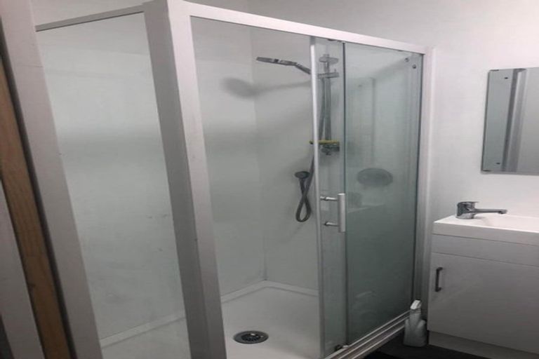 Photo of property in 10 Worcester Place, Cannons Creek, Porirua, 5024