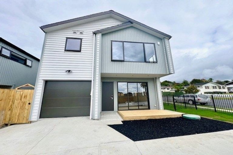 Photo of property in 56 Casuarina Road, Half Moon Bay, Auckland, 2012
