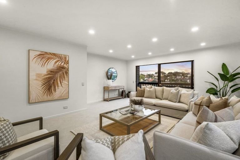 Photo of property in 24 Rosemary Avenue, Forrest Hill, Auckland, 0620